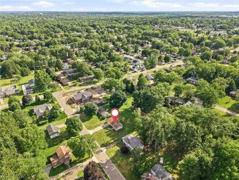 937 Pineview Avenue SE North Canton OH 44720