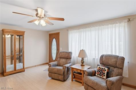 937 Pineview Avenue SE North Canton OH 44720