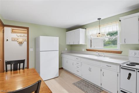 937 Pineview Avenue SE North Canton OH 44720