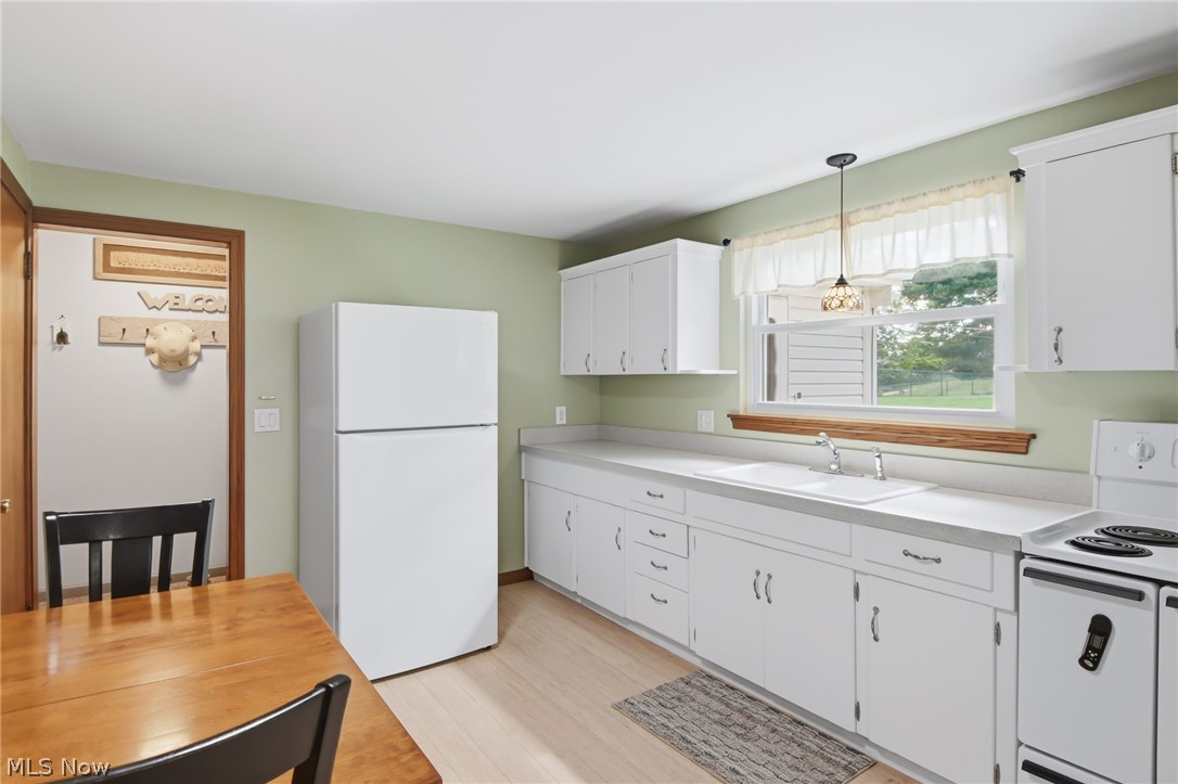 937 Pineview Avenue SE North Canton OH 44720