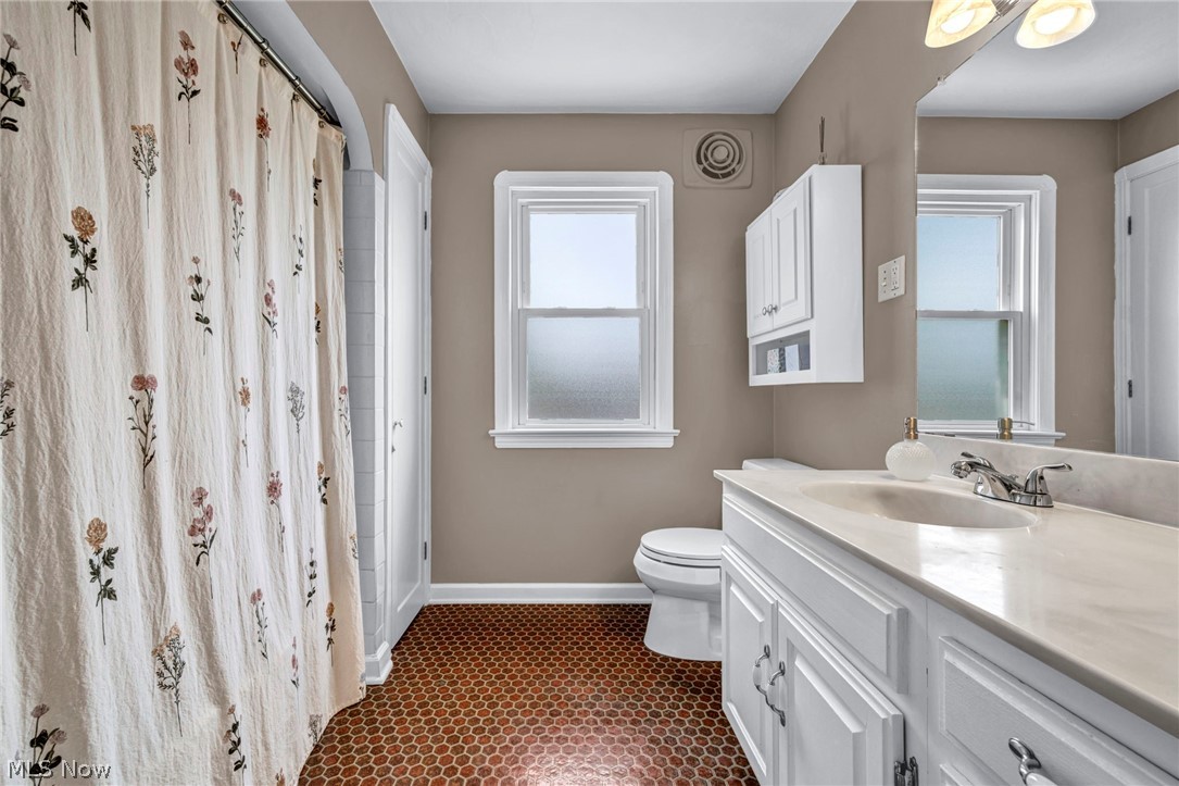 20944 Woodstock Avenue Fairview Park OH 44126