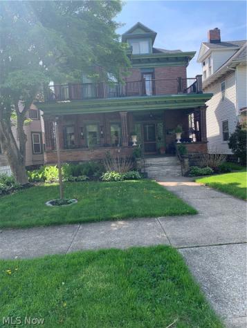 132 6th Street NW Barberton OH 44203