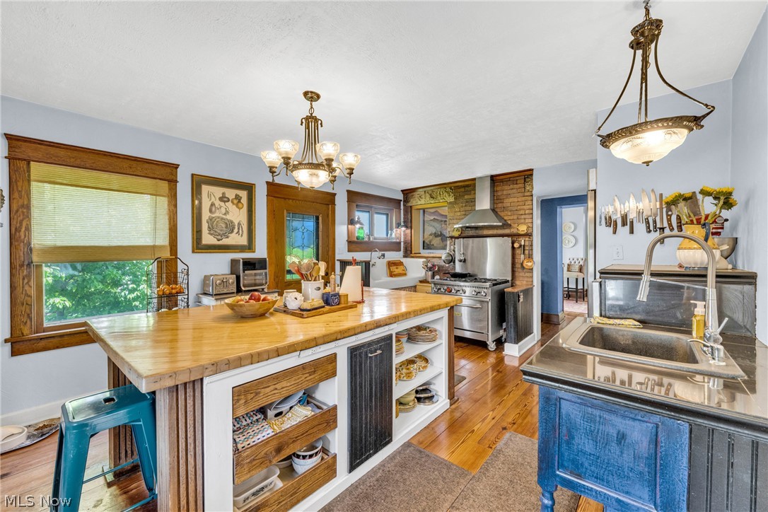 132 6th Street NW Barberton OH 44203