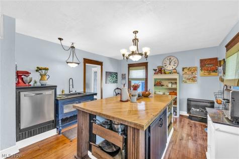 132 6th Street NW Barberton OH 44203