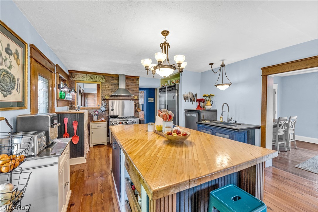 132 6th Street NW Barberton OH 44203