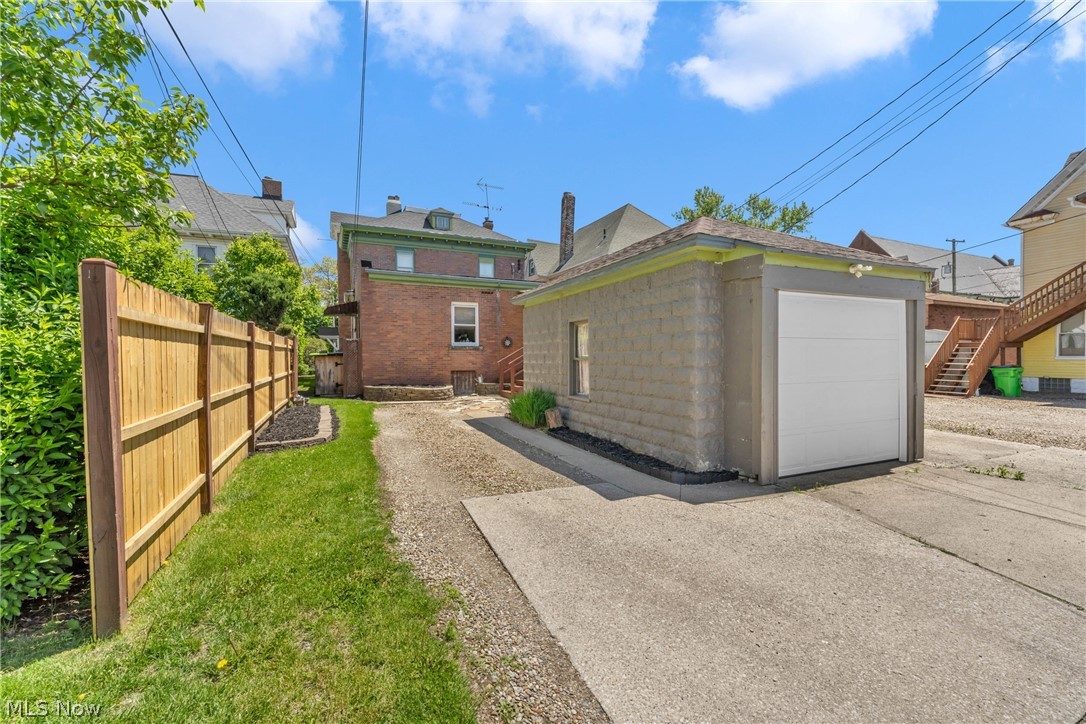132 6th Street NW Barberton OH 44203