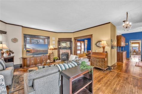 132 6th Street NW Barberton OH 44203