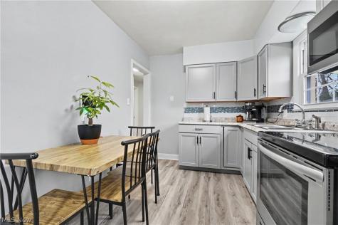 834 Sarcee Avenue Akron OH 44305