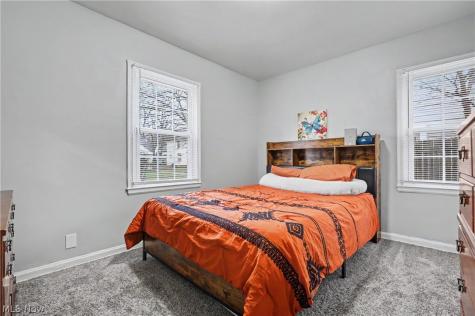 834 Sarcee Avenue Akron OH 44305