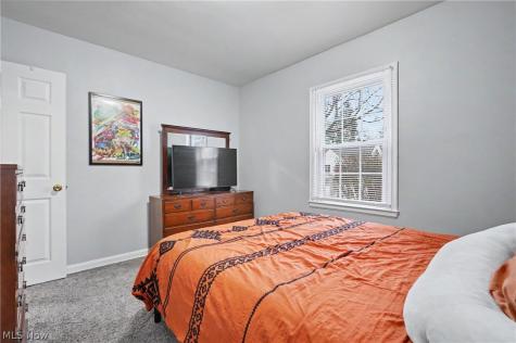 834 Sarcee Avenue Akron OH 44305