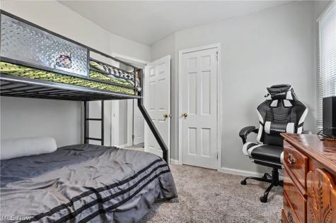 834 Sarcee Avenue Akron OH 44305