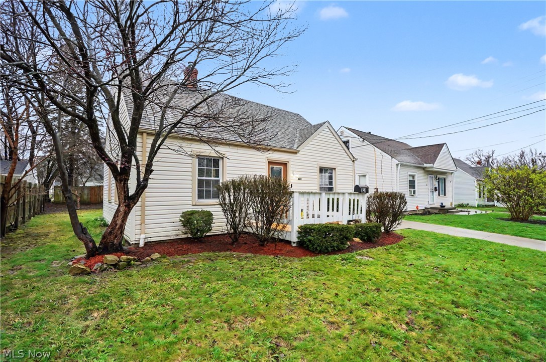 834 Sarcee Avenue Akron OH 44305