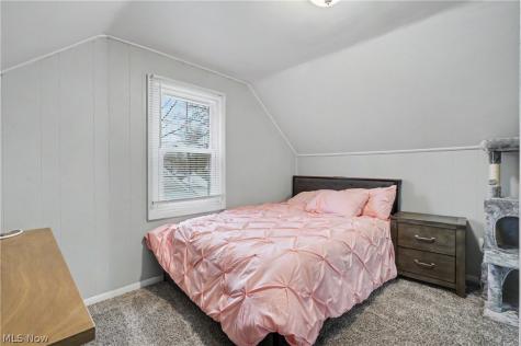 834 Sarcee Avenue Akron OH 44305