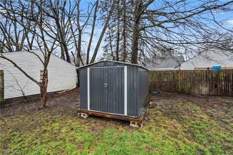 834 Sarcee Avenue Akron OH 44305