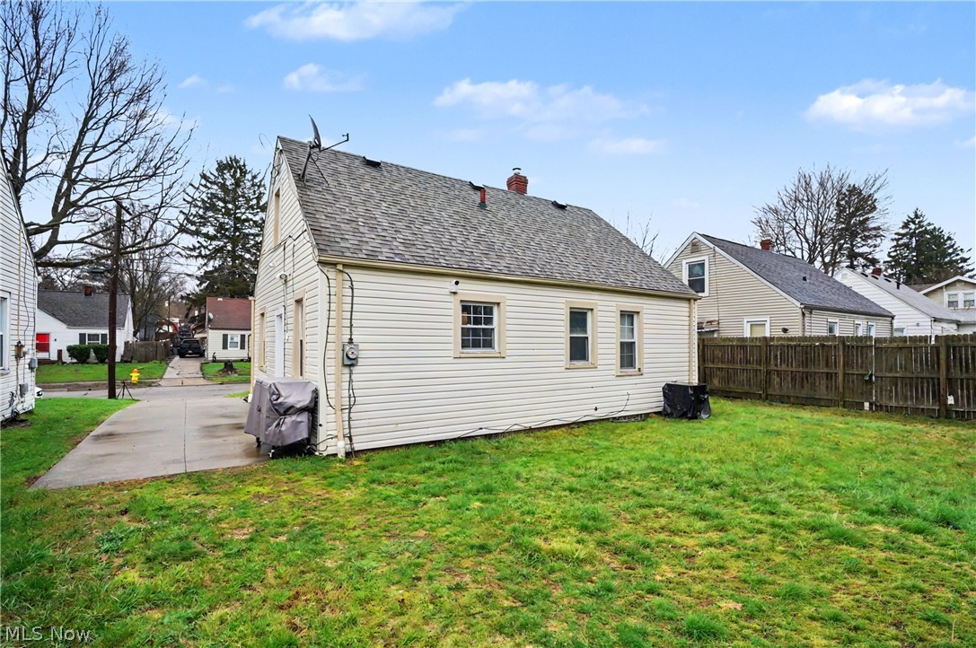 834 Sarcee Avenue Akron OH 44305