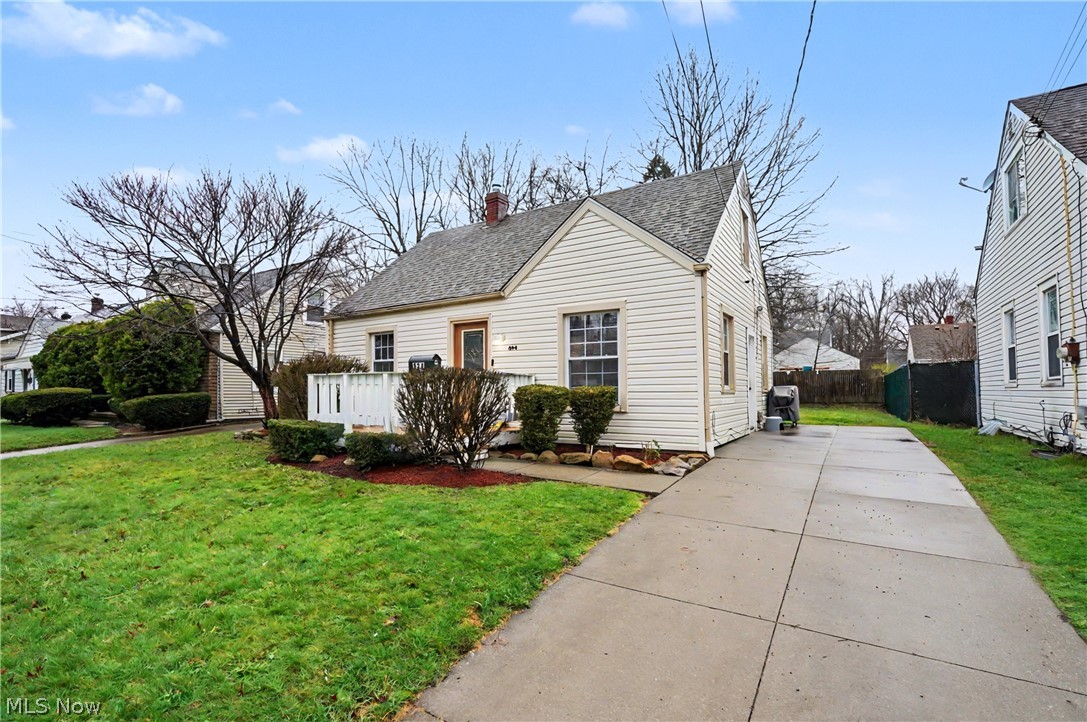 834 Sarcee Avenue Akron OH 44305