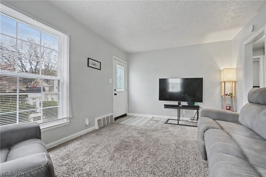 834 Sarcee Avenue Akron OH 44305