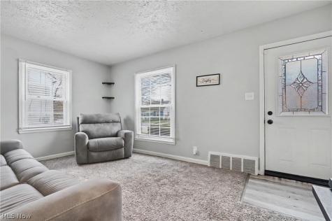 834 Sarcee Avenue Akron OH 44305