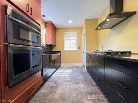 16287 Brewster Road Cleveland OH 44112