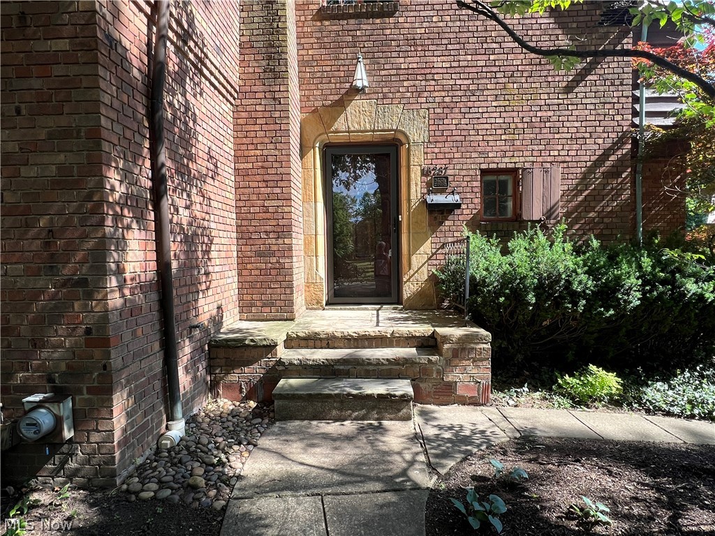 16287 Brewster Road Cleveland OH 44112