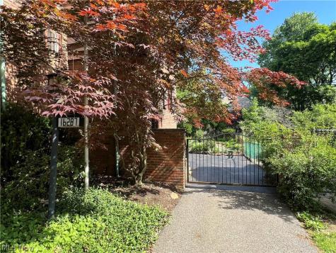 16287 Brewster Road Cleveland OH 44112