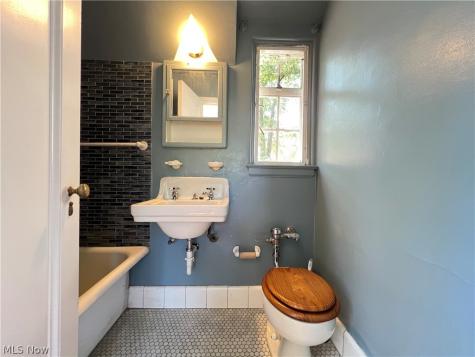16287 Brewster Road Cleveland OH 44112