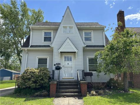 2713 Brookview Boulevard Parma OH 44134