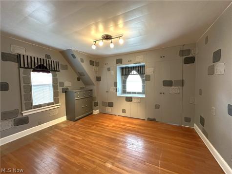 2713 Brookview Boulevard Parma OH 44134