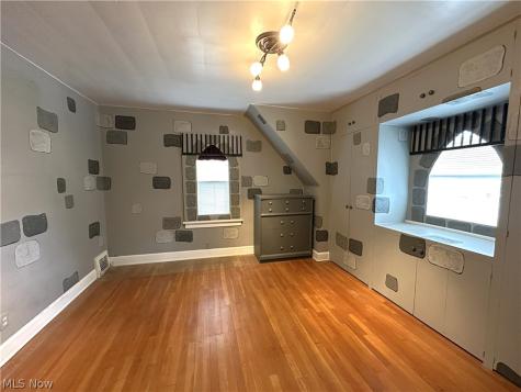 2713 Brookview Boulevard Parma OH 44134