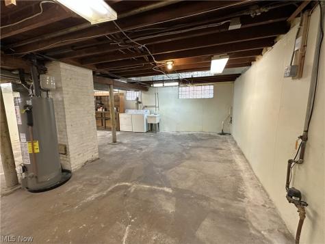 2713 Brookview Boulevard Parma OH 44134