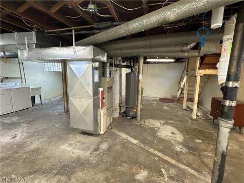 2713 Brookview Boulevard Parma OH 44134
