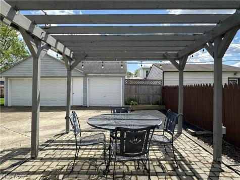 2713 Brookview Boulevard Parma OH 44134