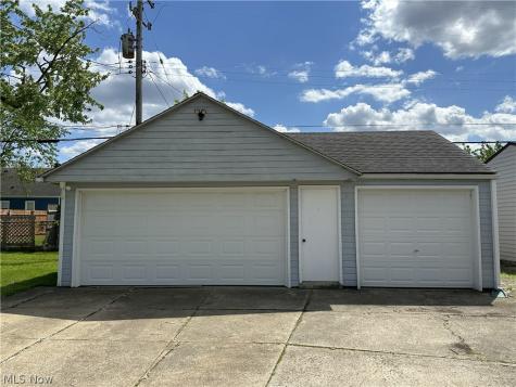 2713 Brookview Boulevard Parma OH 44134