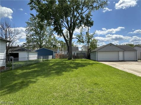 2713 Brookview Boulevard Parma OH 44134