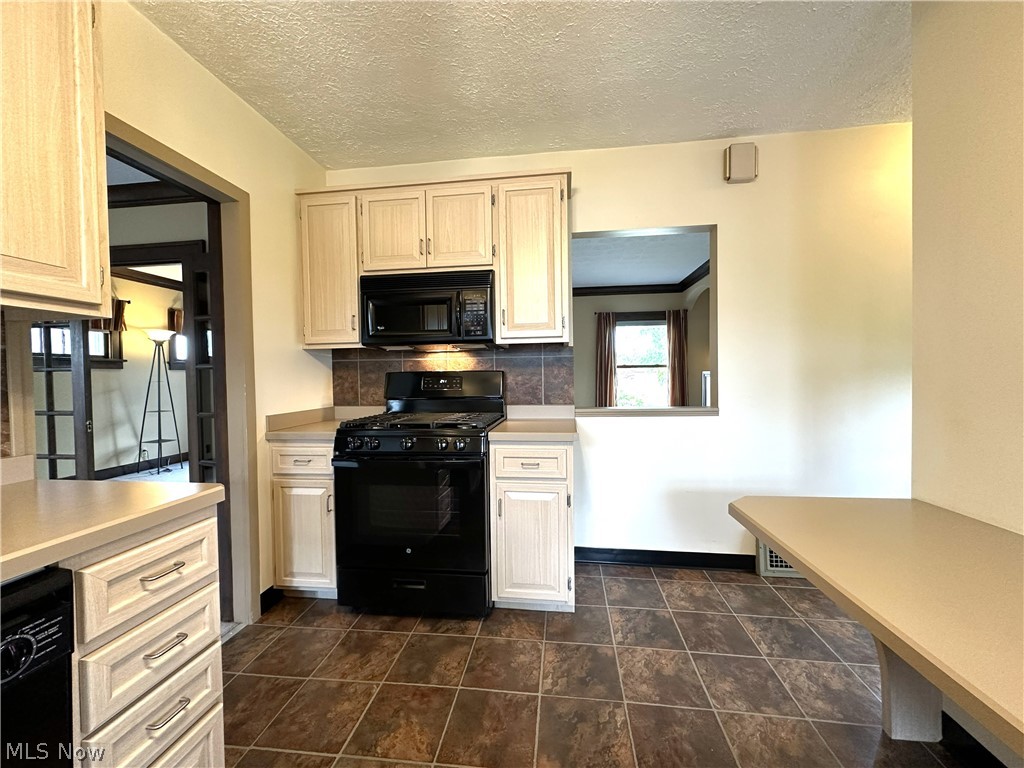 2713 Brookview Boulevard Parma OH 44134