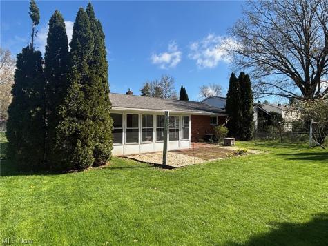 326 Bowman Drive Kent OH 44240