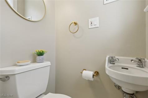 1283 Bates Road Rocky River OH 44116