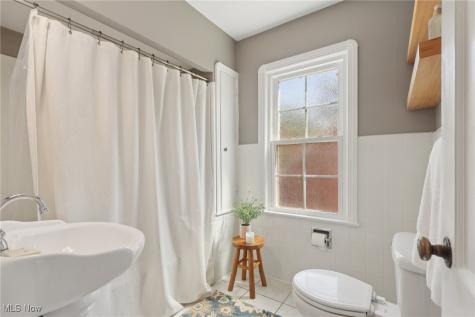 1283 Bates Road Rocky River OH 44116