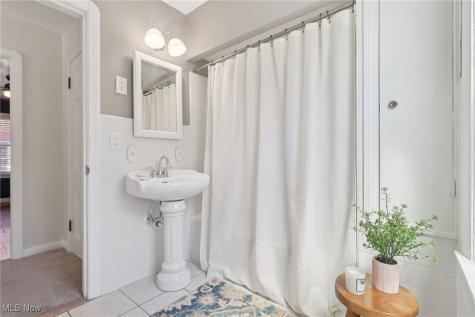 1283 Bates Road Rocky River OH 44116