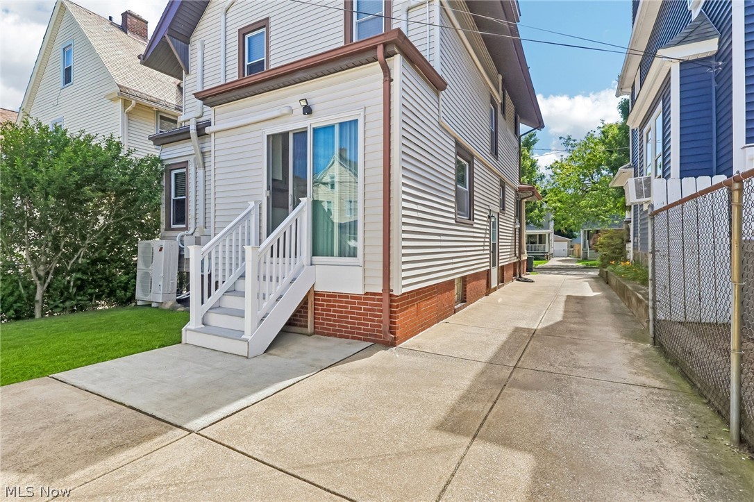 1356 Westlake Avenue Lakewood OH 44107