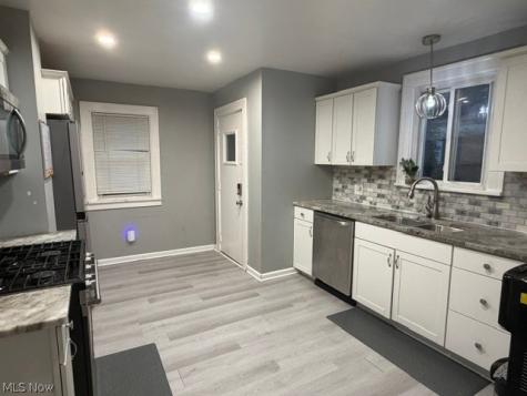 1207 Castleton Road Cleveland Heights OH 44121