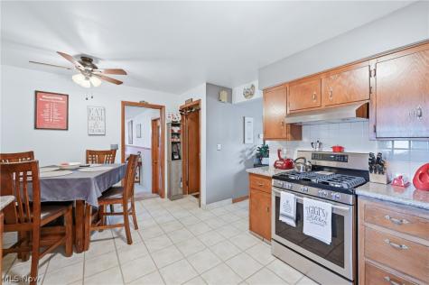 934 Larkridge Avenue Youngstown OH 44512
