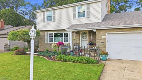 934 Larkridge Avenue Youngstown OH 44512