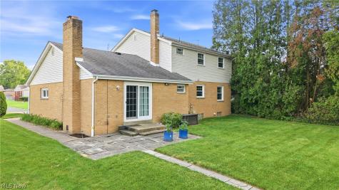 934 Larkridge Avenue Youngstown OH 44512