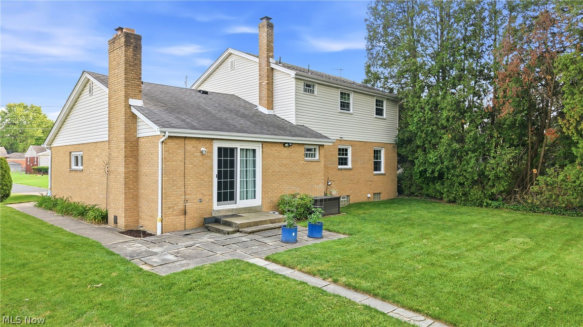 934 Larkridge Avenue Youngstown OH 44512