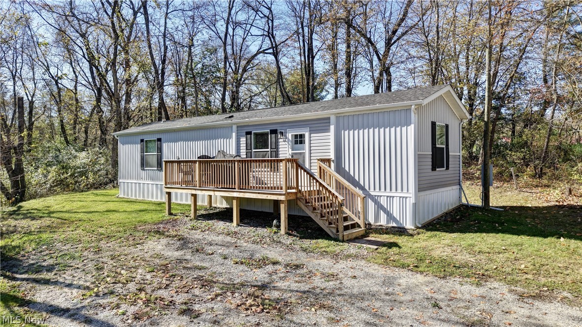 9034 State Route 39 NE Sherrodsville OH 44675