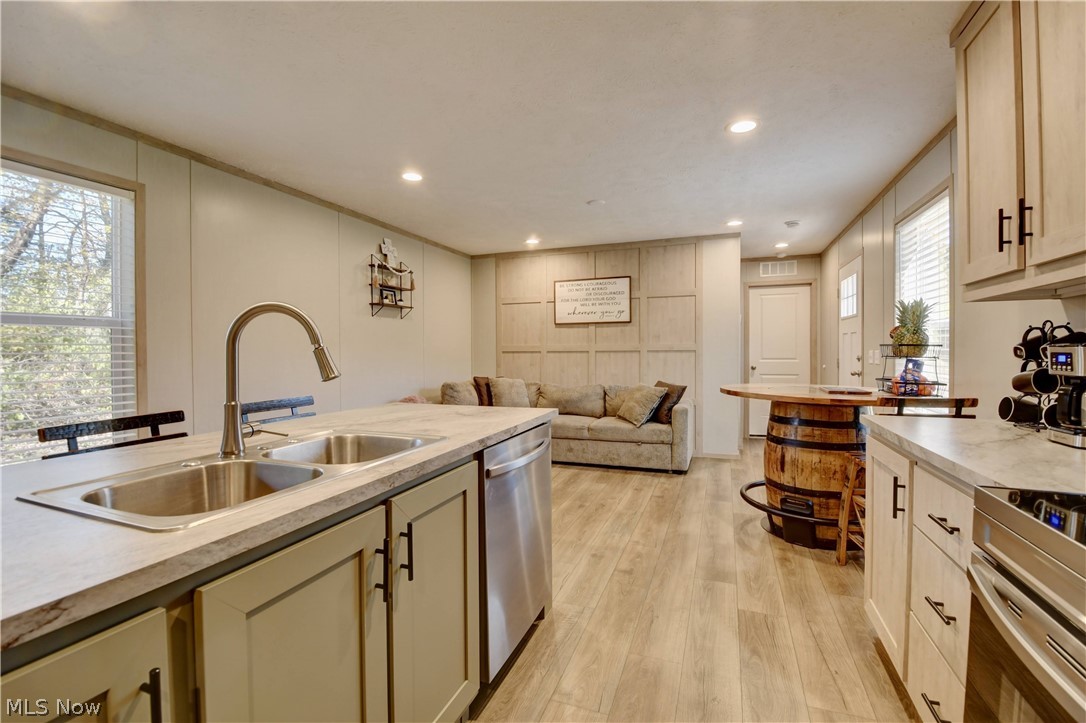 9034 State Route 39 NE Sherrodsville OH 44675