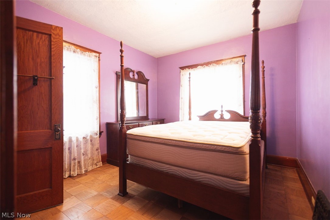 33 N Hartford Avenue Youngstown OH 44509