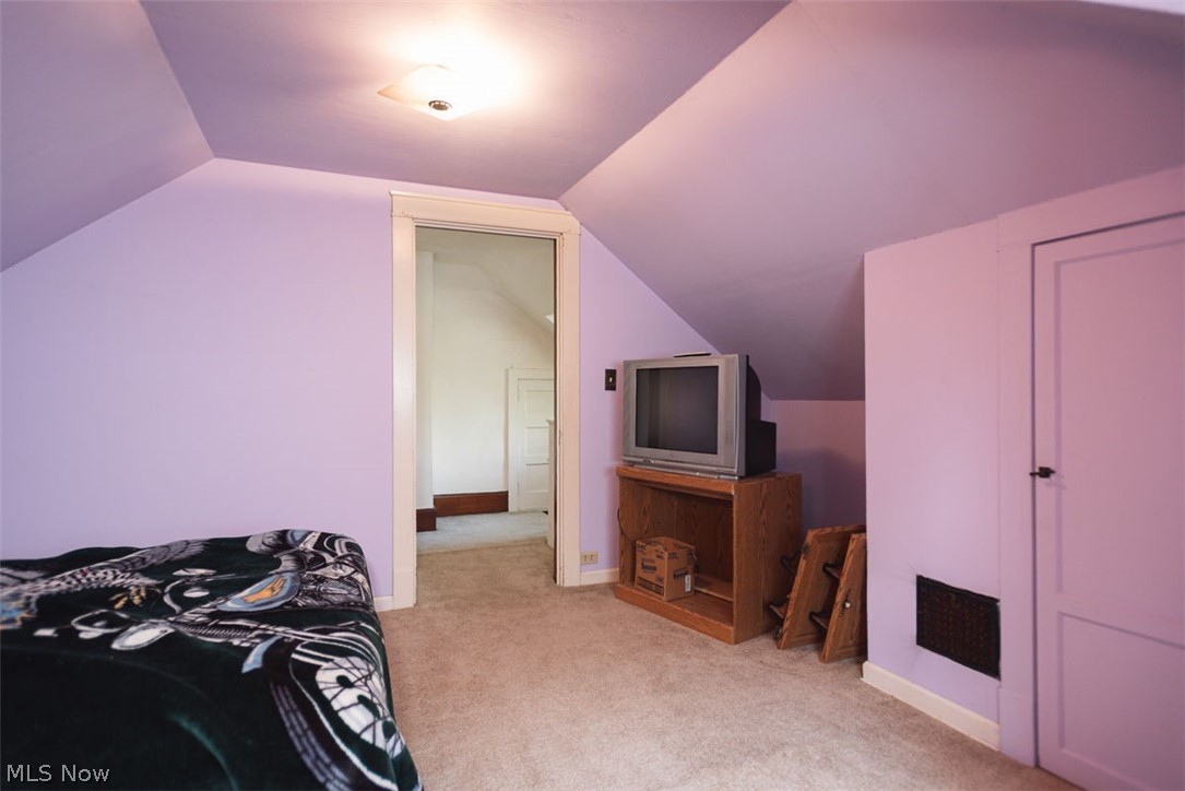33 N Hartford Avenue Youngstown OH 44509