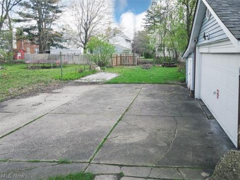 33 N Hartford Avenue Youngstown OH 44509